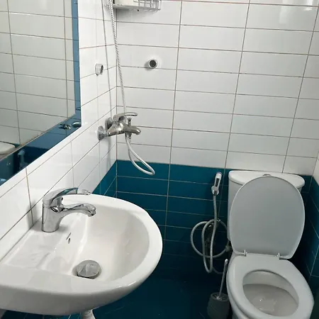 Lura Tirana