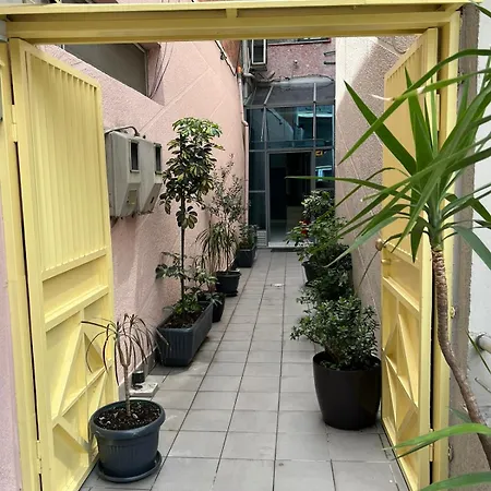 Lura Hotel 3*