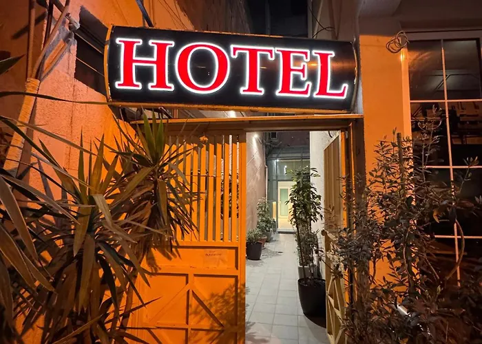 Studenti 5* 地拉那